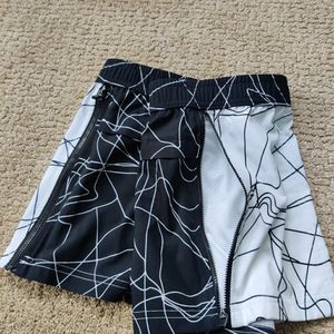 Fabletics spot shorts